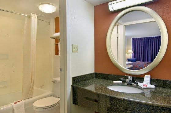 Red Roof Inn Lansing East - Msu Luaran gambar